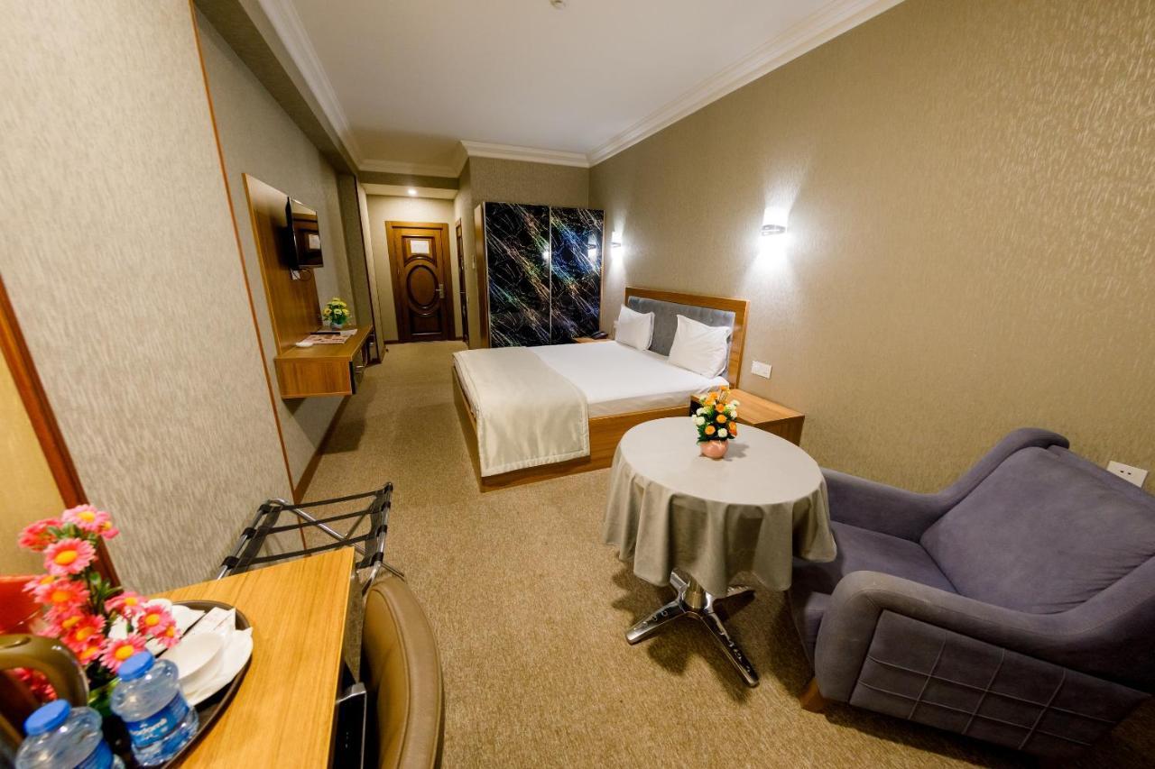 Royal Sapphire Hotel Baku Kültér fotó